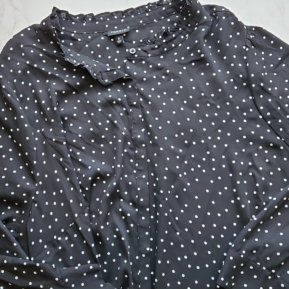 Torrid Black and White Polka Dot Blouse 6